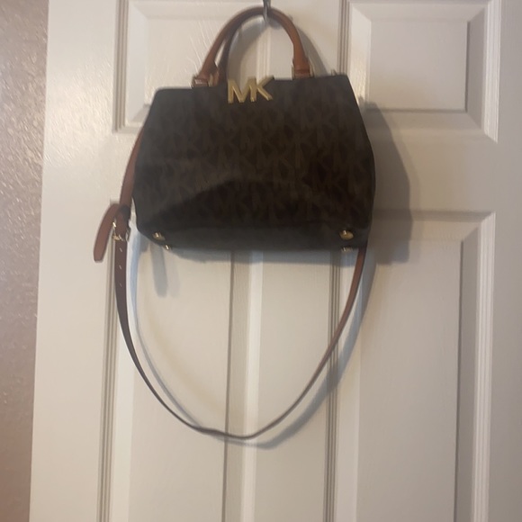 Michael Kors purse - Picture 2 of 16